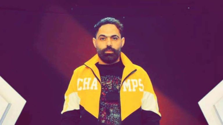 الفنان العراقي مسار الحجامي 