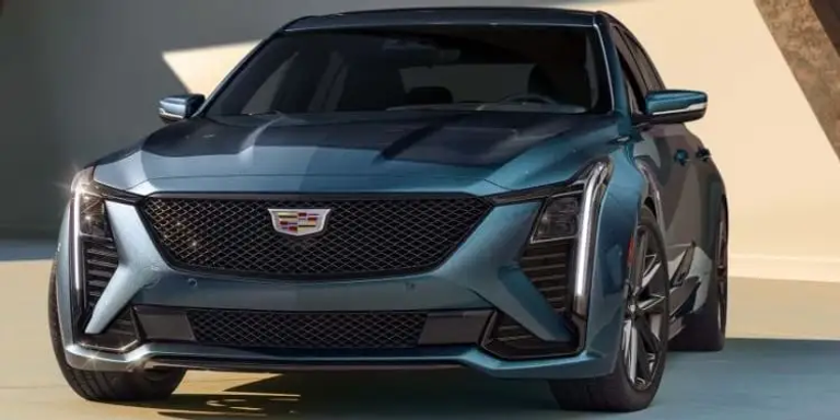 مزايا وعيوب 2025 Cadillac CT5 سيارة كاديلاك CT5 موديل 2025