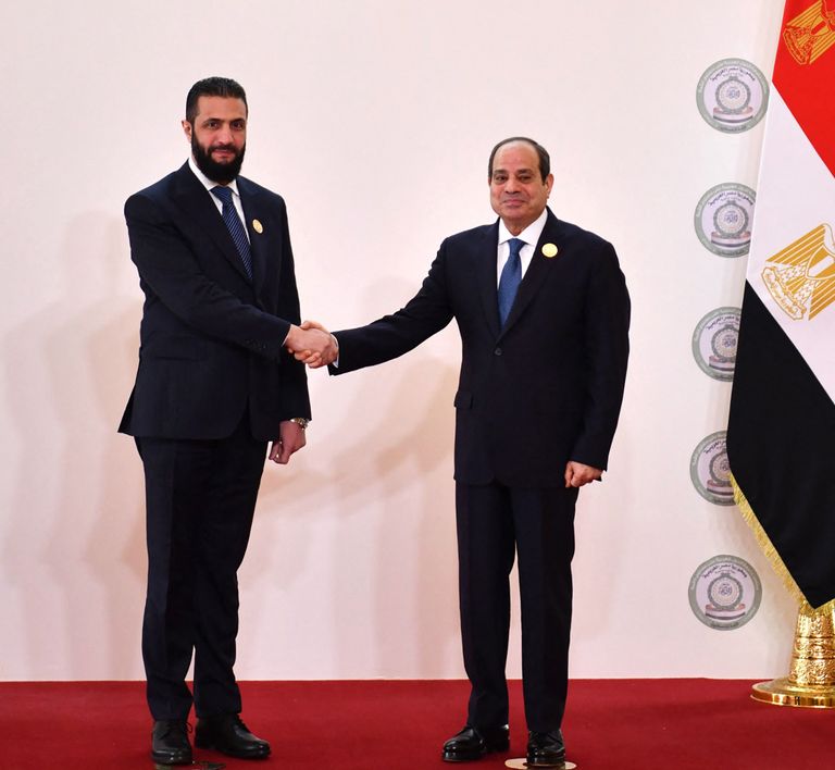 الصورة التذكارية للقمة العربية في القاهرة