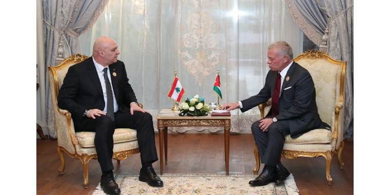 الصورة التذكارية للقمة العربية في القاهرة