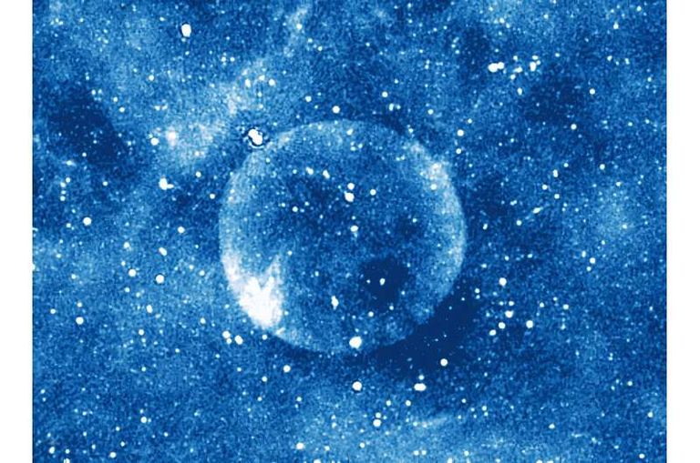 بعض الأشياء التي التُقطت بواسطة