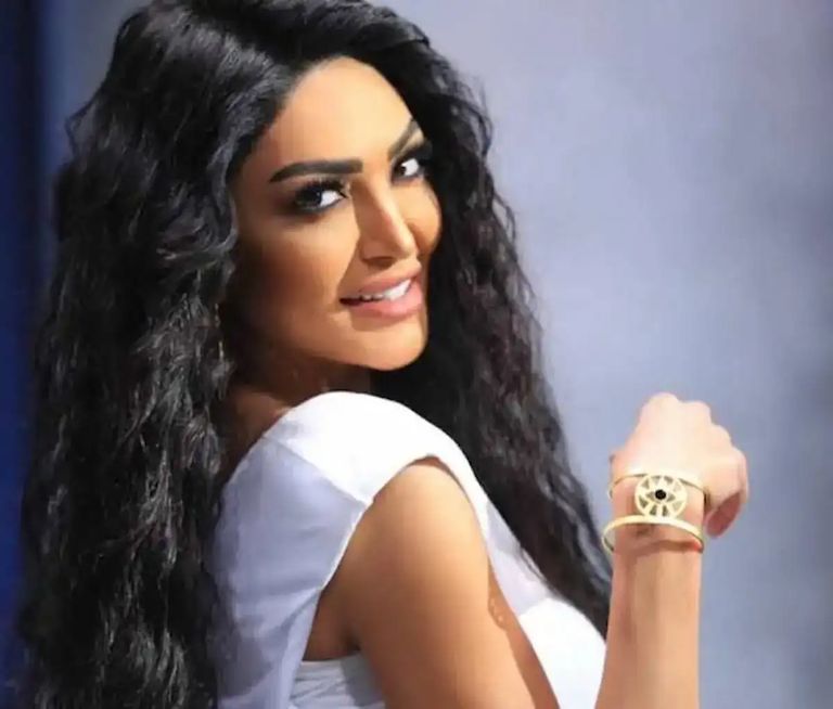 سالي عبدالسلام وزوجها