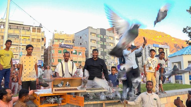 مائدة الرحمن تعزز الترابط في اليمن