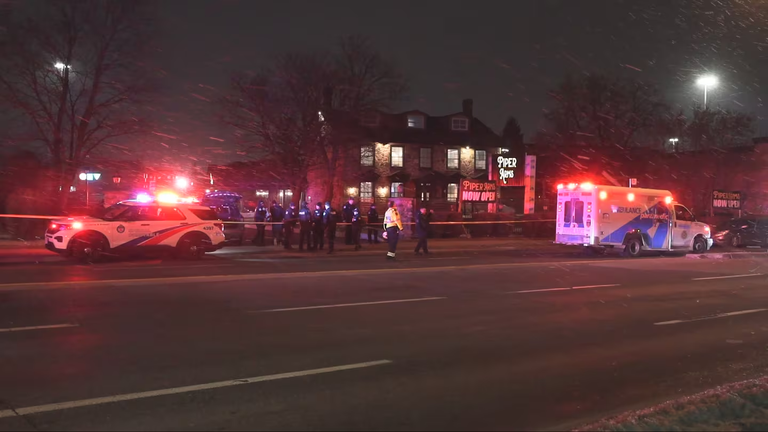 الشرطة خارج موقع إطلاق النار