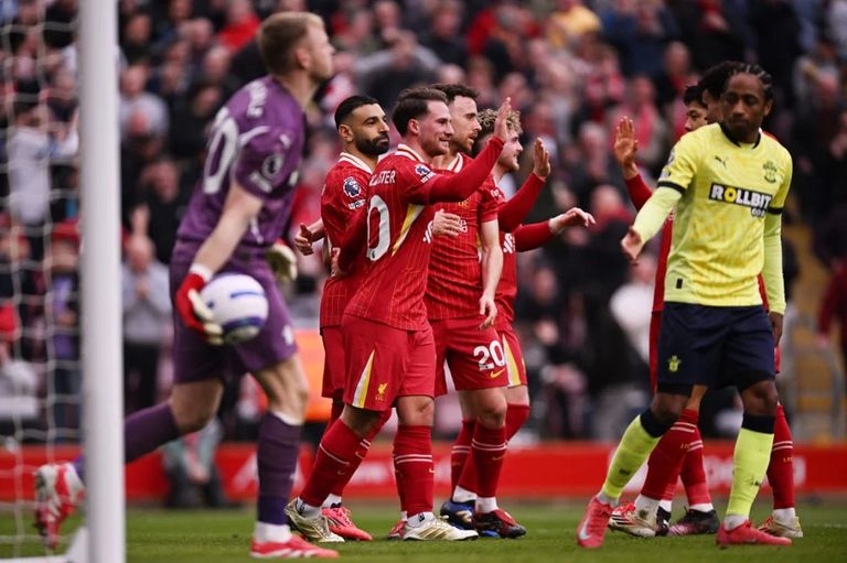 أرني سلوت مدرب ليفربول