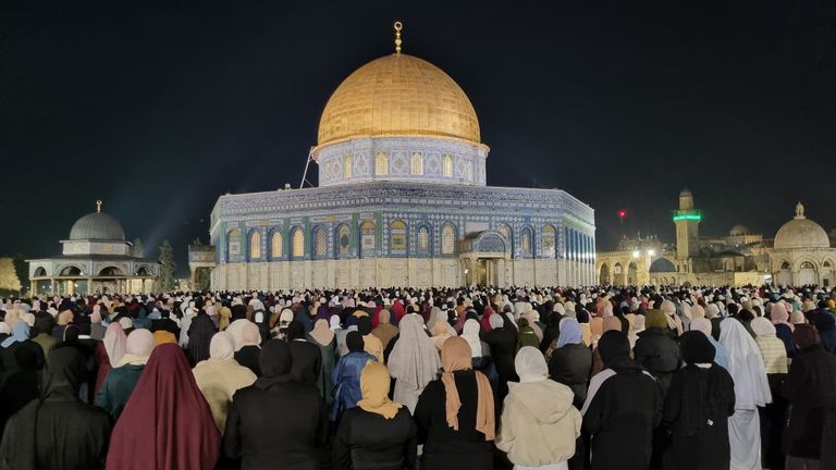 صلاة التراويح في المسجد الأقصى