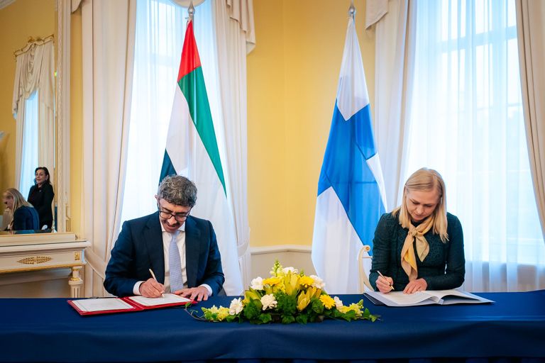 الشيخ عبدالله بن زايد آل نهيان ورئيس فنلندا