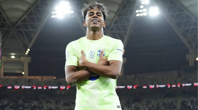 لامين يامال لامين يامال نجم برشلونة الواعد