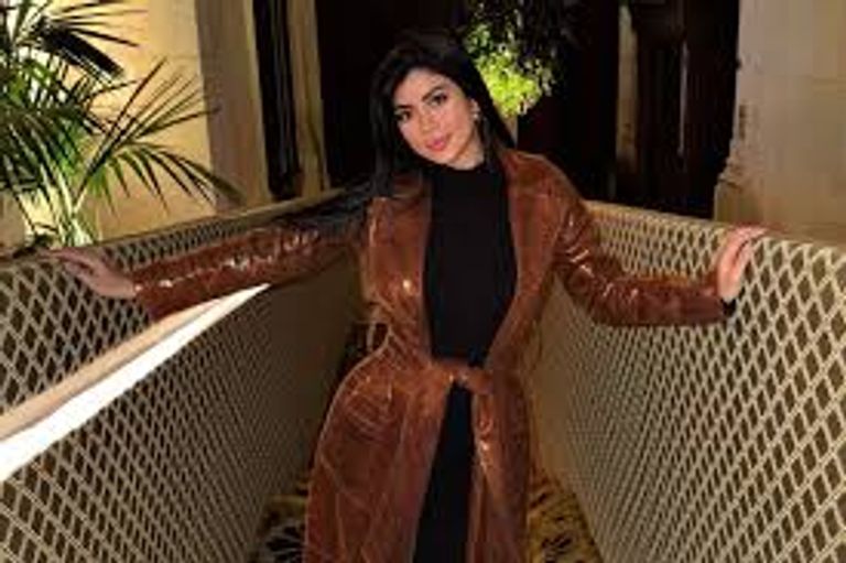 كارولين عزمي