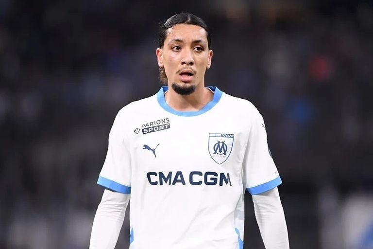 بلال نادر النجم الجزائري أمين غويري