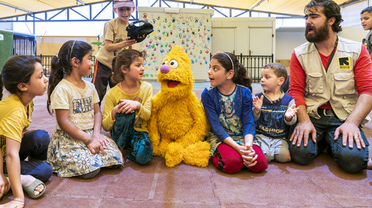 مشروع «شارع سمسم» كان يهدف لدعم الأطفال في المناطق المتأثرة بالنزاعات