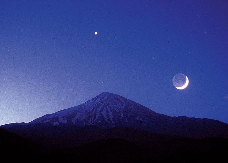 كسوف الشمس الجزئي دليل علمي على استحالة رؤية الهلال يوم السبت