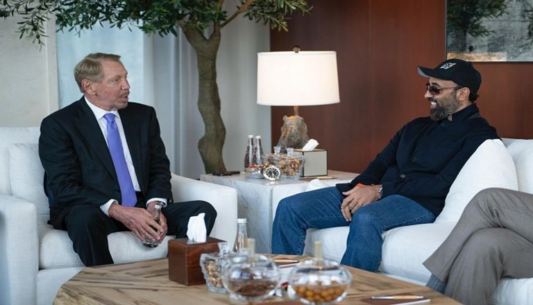 جانب من اجتماع الشيخ طحنون بن زايد آل نهيان مع لاري إليسون