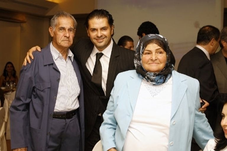 نادين نسيب نجيم وشام الذهبي وأطفالهما
