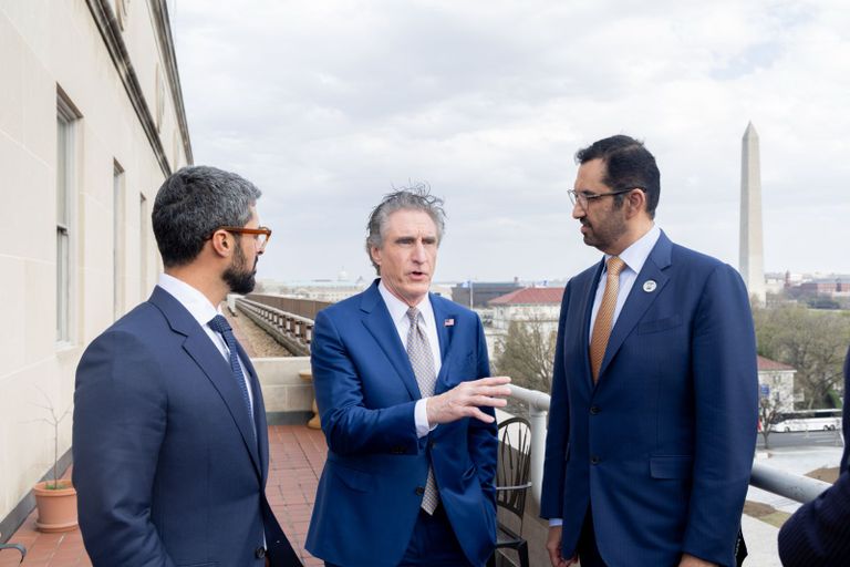 سلطان الجابر يلتقي وزير الداخلية ورئيس مجلس الطاقة الأمريكي