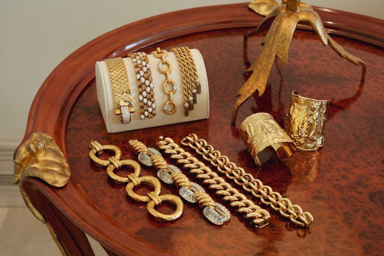 مشغولات ذهبية - ارشيفية