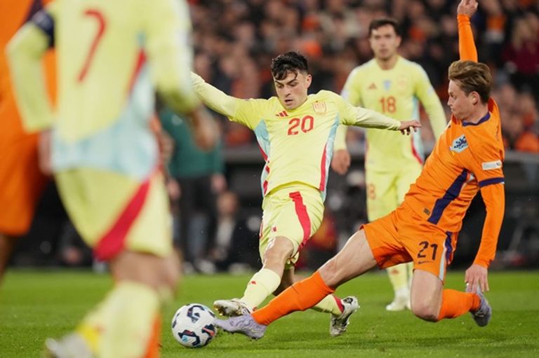 هولندا وإسبانيا