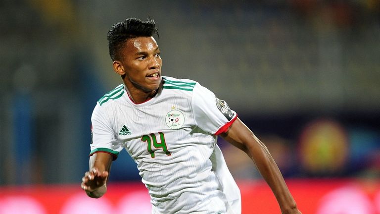 هشام بوداوي نجم منتخب الجزائر منتخب الجزائر