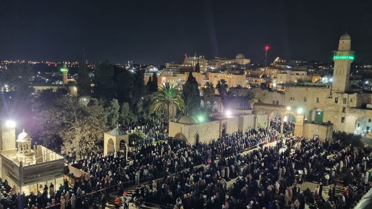 صلاة العشاء والتراويح في الأقصى