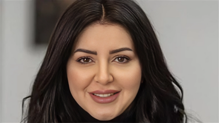 الفنانة إيناس النجار