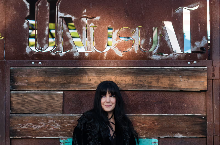 الفنانة الأسترالية كونشيتا أنتيكو