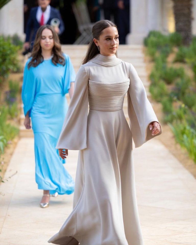 إطلالات الأميرة إيمان بتصاميم عالمية راقية إطلالات الأميرة إيمان بتصاميم عالمية راقية