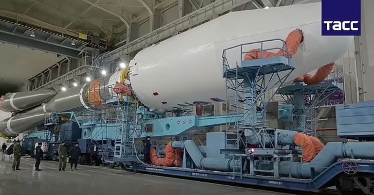 إطلاق أقمار كوسموس الاصطناعية