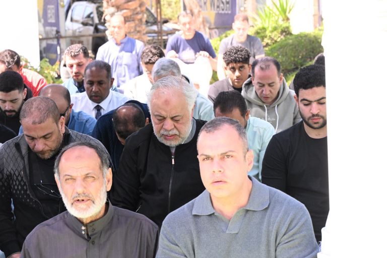 جنازة زوجة نضال الشافعي