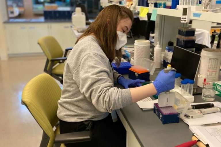 زهرة الجثة أصبحت على حافة الإنقراض