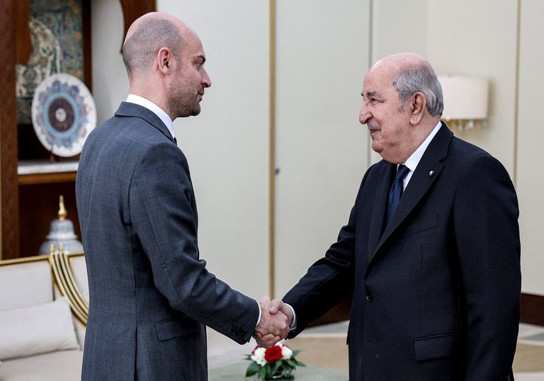 الرئيس الجزائري عبدالمجيد تبون ووزير الخارجية الفرنسي جان نويل بارو