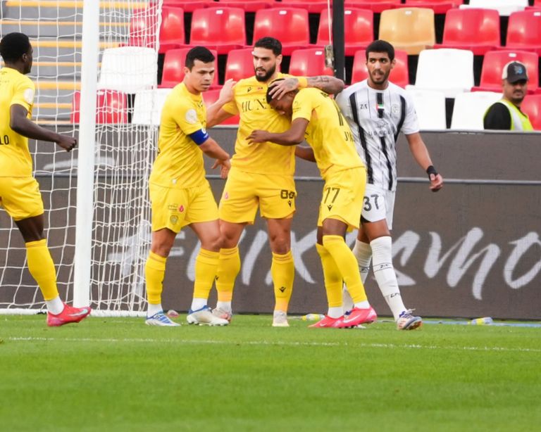 من مباراة شباب الأهلي ضد العين