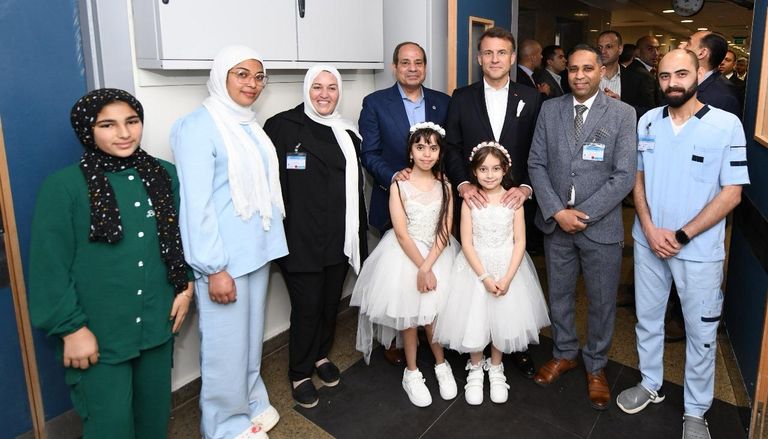 السيسي وماكرون يزوران مستشفى العريش