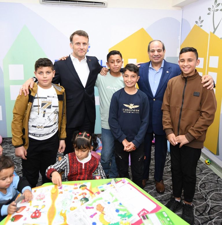 السيسي وماكرون يزوران مستشفى العريش