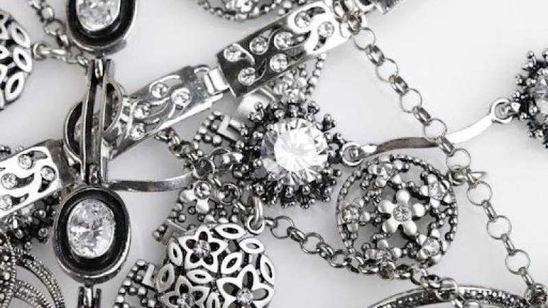 مشغولات فضية