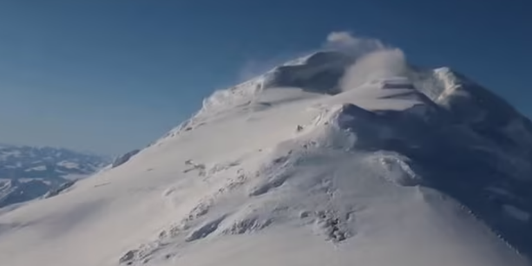 زلازل أسفل جبل سبير تنذر بانفجار بركاني