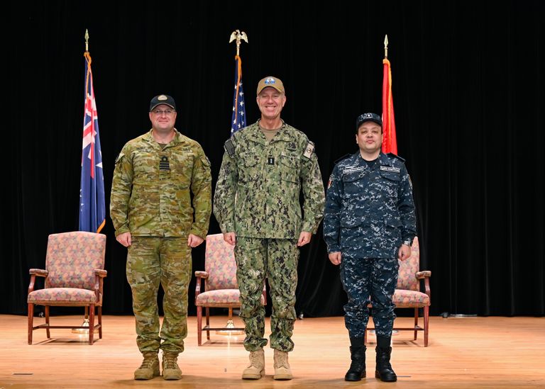 جانب من مراسم التسليم