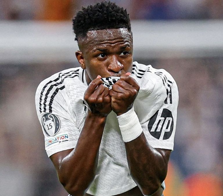 فينيسيوس جونيور لامين يامال نجم برشلونة الواعد