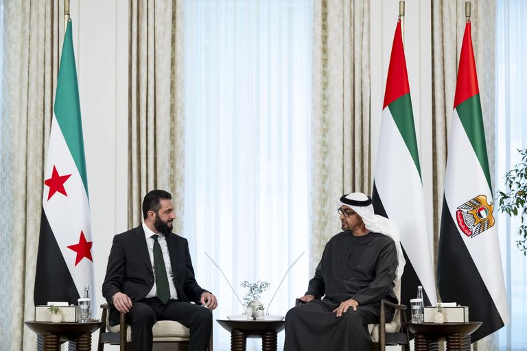 الشيخ محمد بن زايد آل نهيان خلال لقائه الرئيس السوري