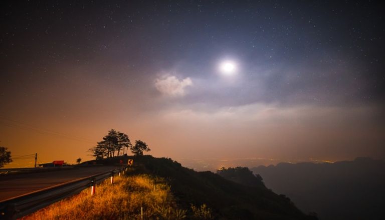 قمر الميكرومون قمر الميكرومون