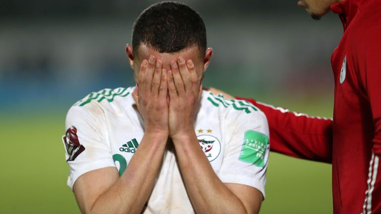 منتخب الجزائر عز الدين دوخة حارس المرمى الأسبق لمنتخب الجزائر