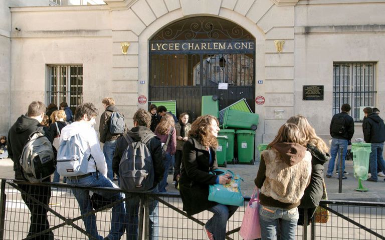 مدرسة - تعبيرية