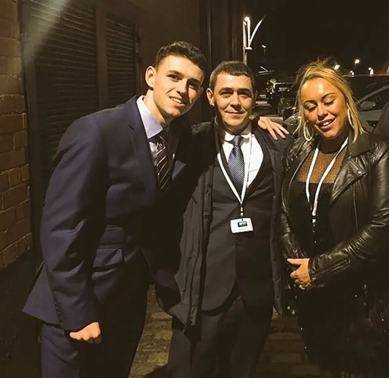 والدة فيل فودين فيل فودين ووالدته