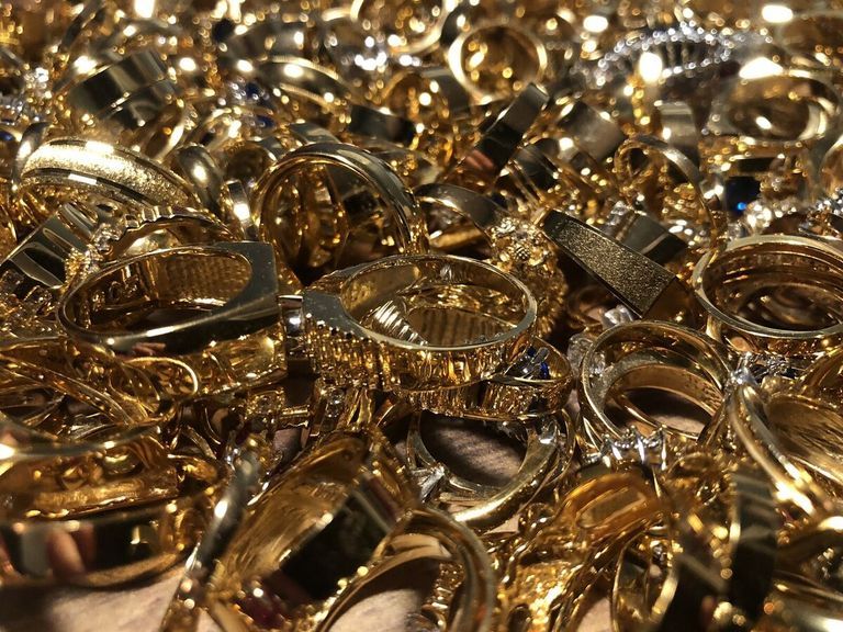 مشغولات ذهبية