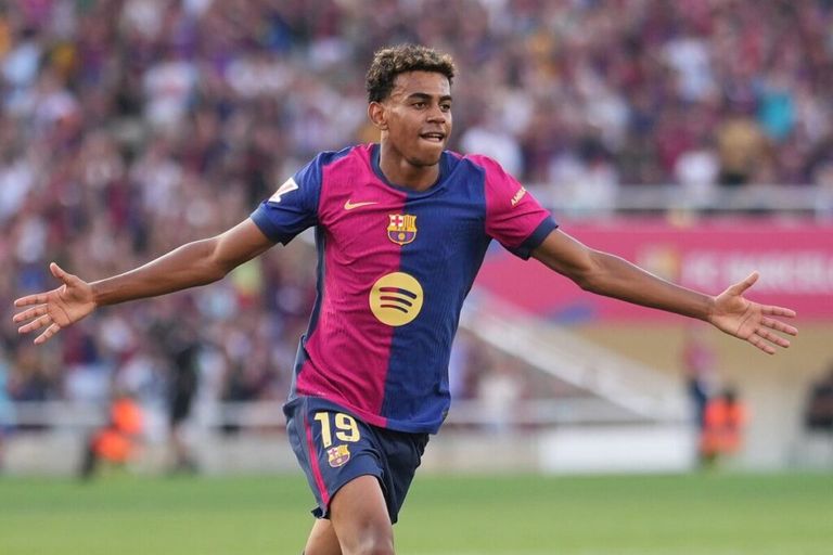 لامين يامال وليد الركراكي مدرب المغرب