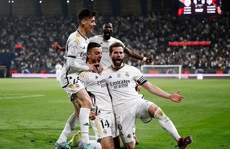 خوسيلو تيبو كورتوا وكيليان مبابي في ريال مدريد