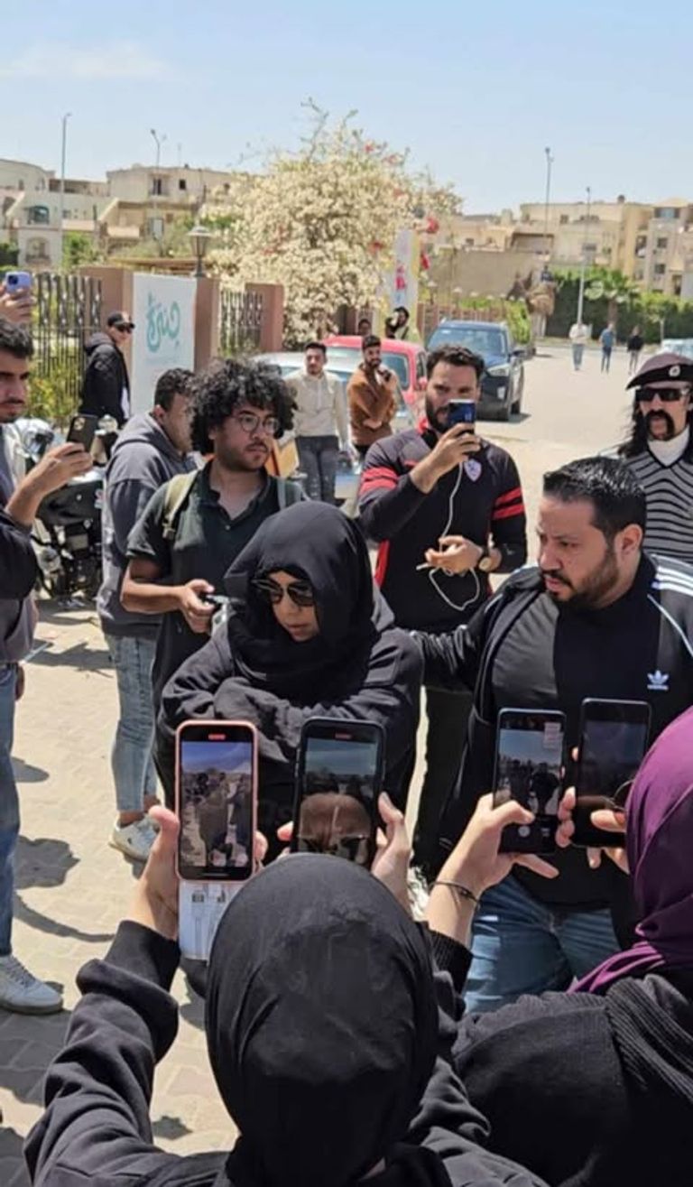 صلاح عبدالله وكريم محمود في جنازة سليمان عيد