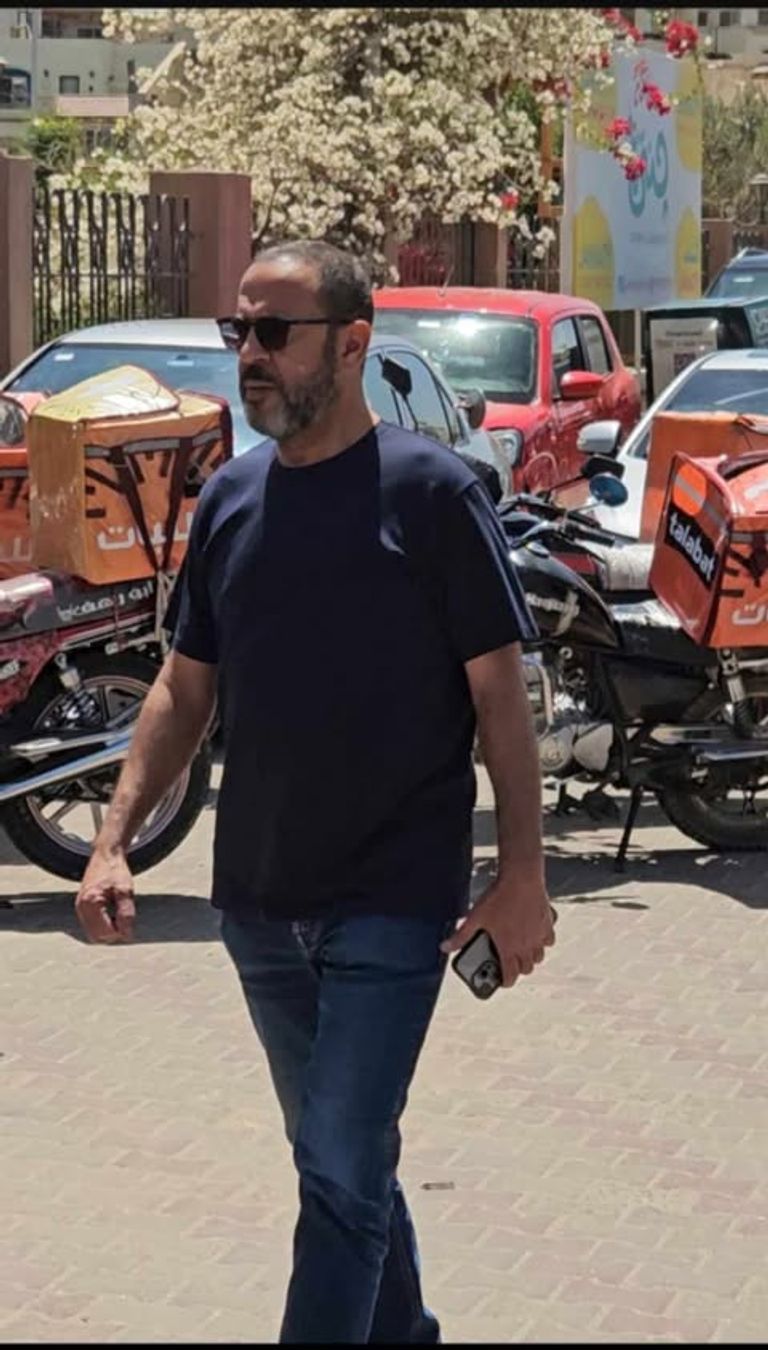 صلاح عبدالله وكريم محمود في جنازة سليمان عيد