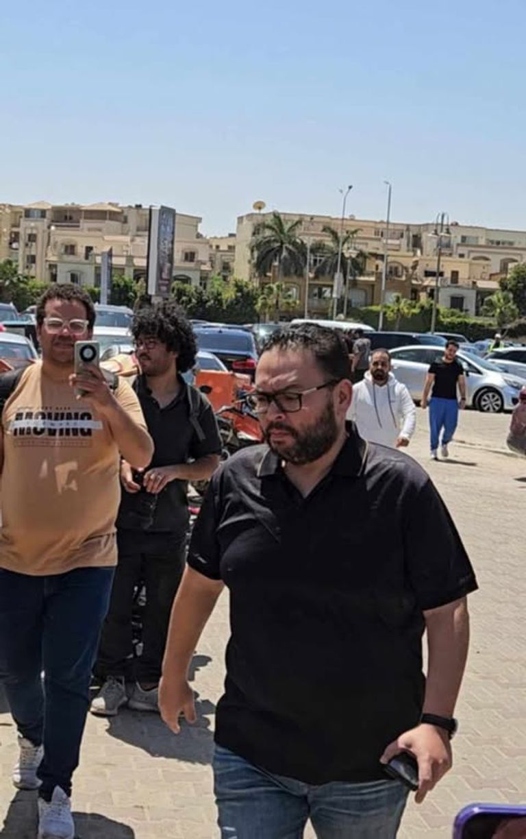 صلاح عبدالله وكريم محمود في جنازة سليمان عيد