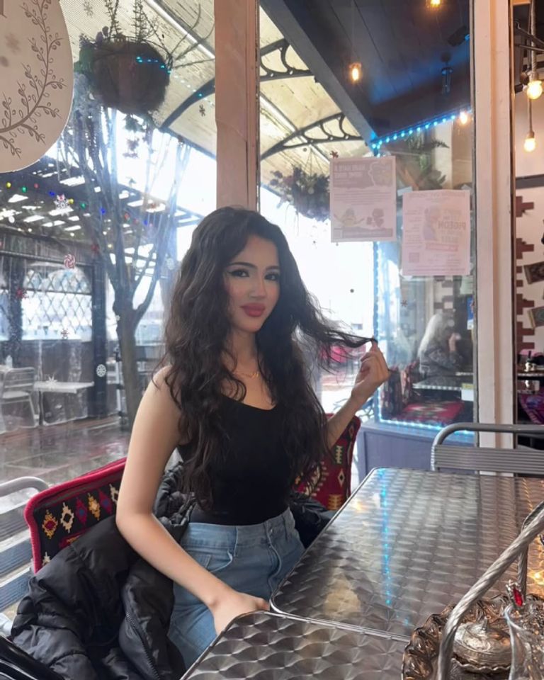 رغد التشة تعلن اعتزالها باكية