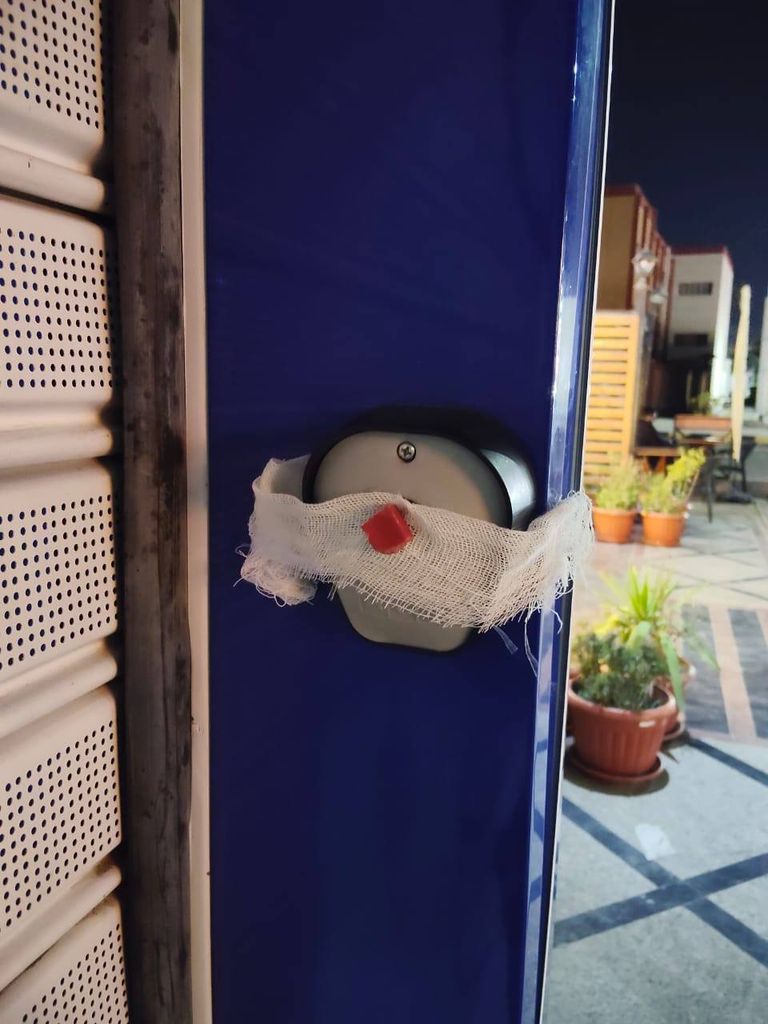 غلق وتشميع سلسلة محلات حلويات شركة «بلبن» في مصر